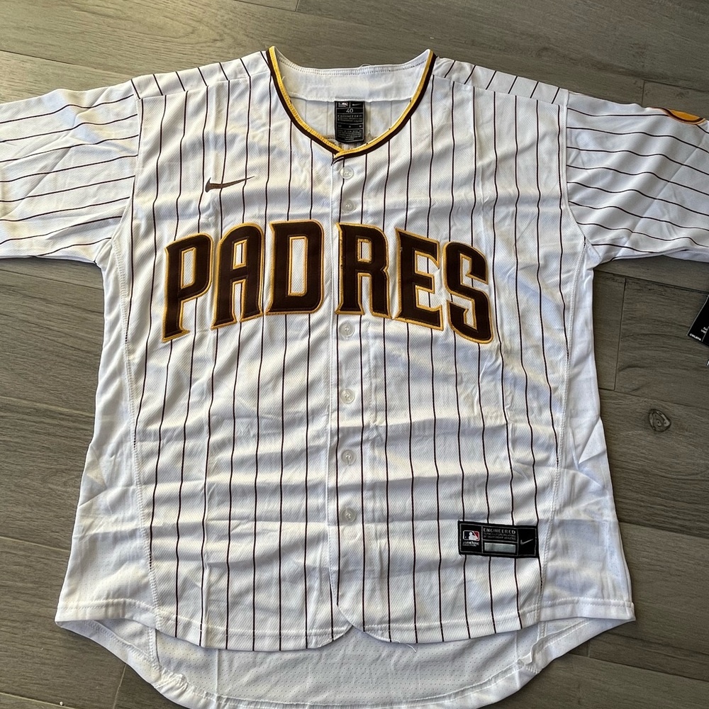 Fernando Tatis Jr Jersey, Size L, NEW